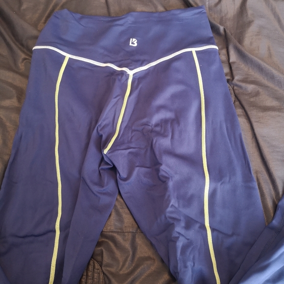 *2/50* NWOT Loch Ness leggings M - Picture 2 of 4